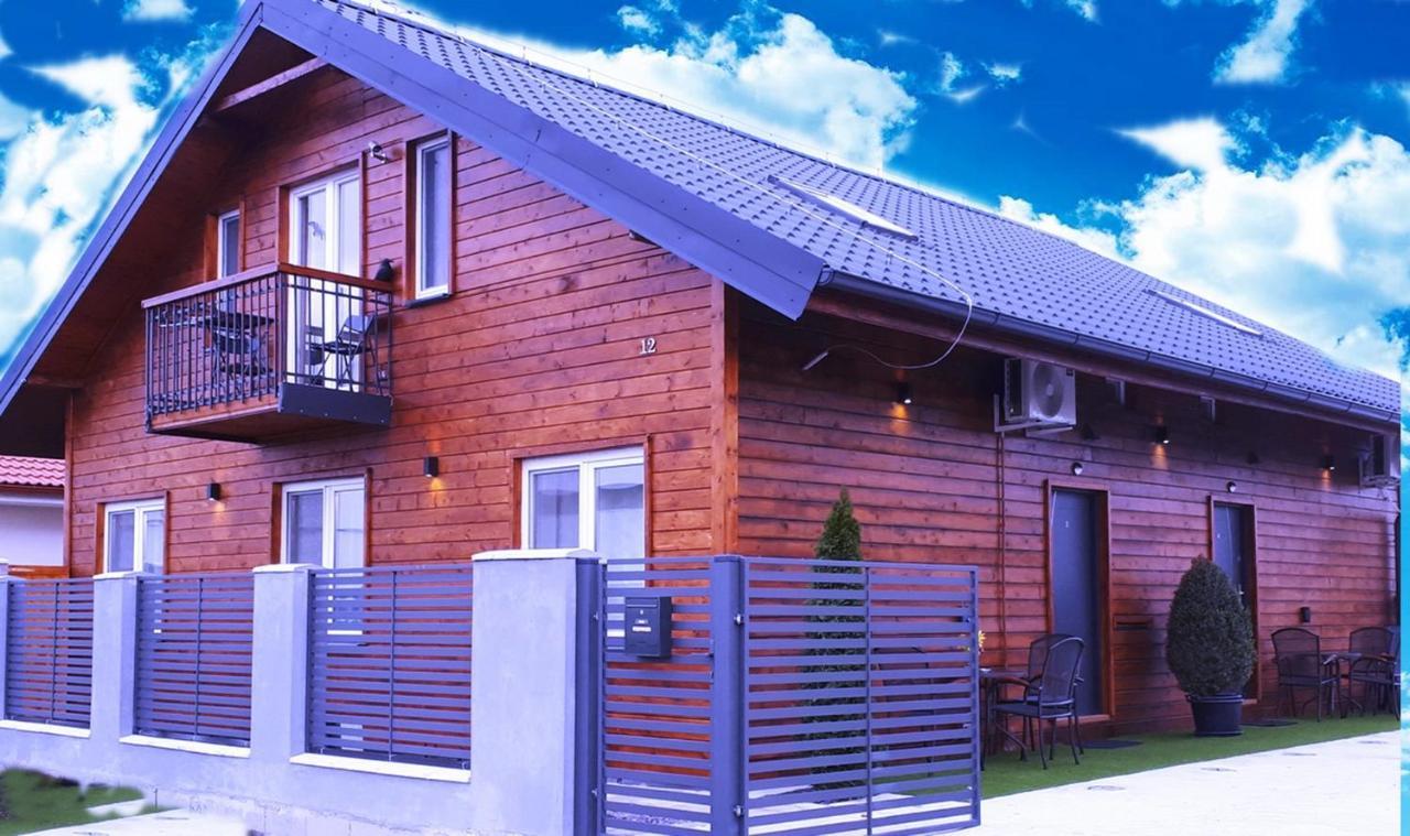 Penzion Florens, Nesvady Exterior photo