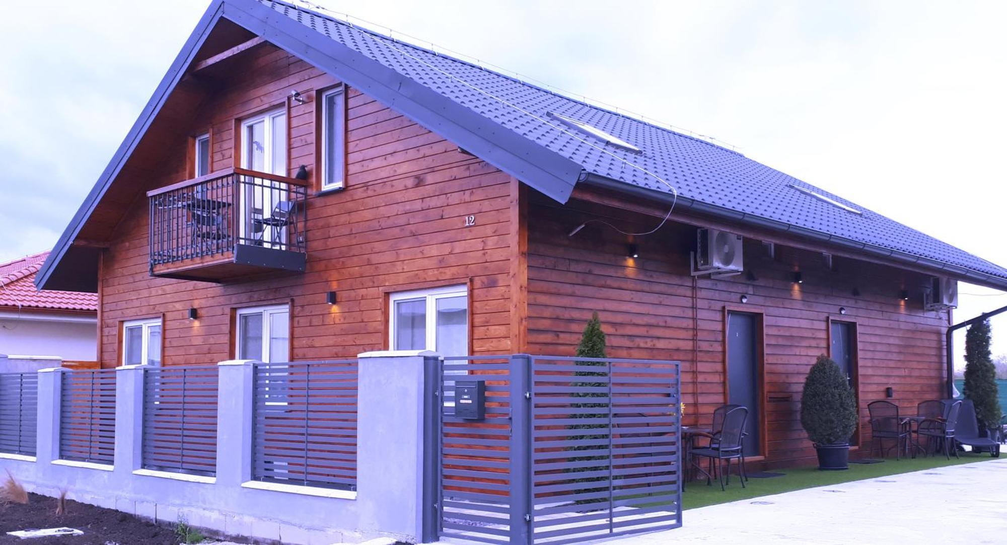 Penzion Florens, Nesvady Exterior photo